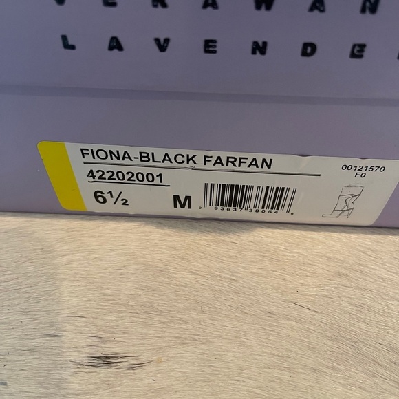 Vera Wang Lavender black boots - Picture 5 of 5